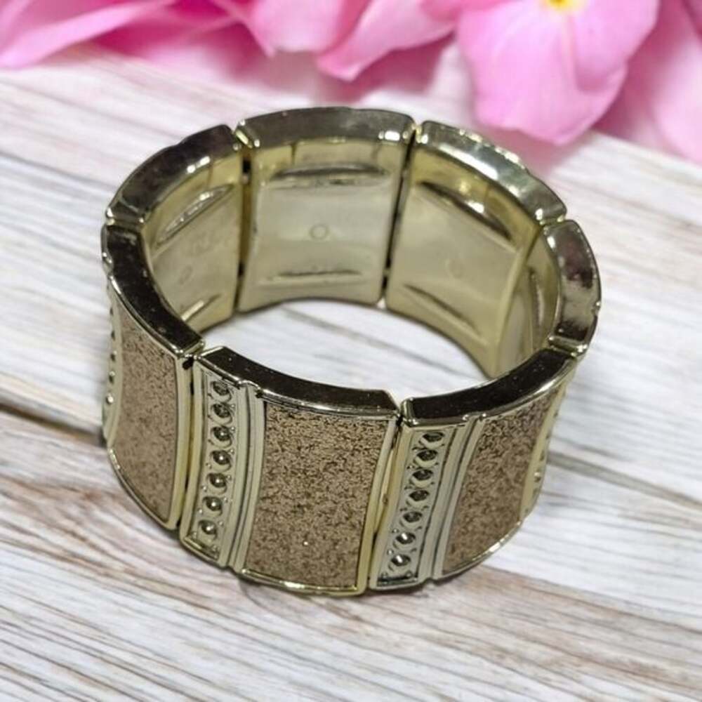 Gold Stretch bracelet